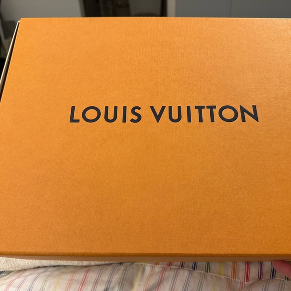 Louis Vuitton Sunbath Flat Mule size 40 like new. Only worn maybe 10 times. - Picture 9 of 10